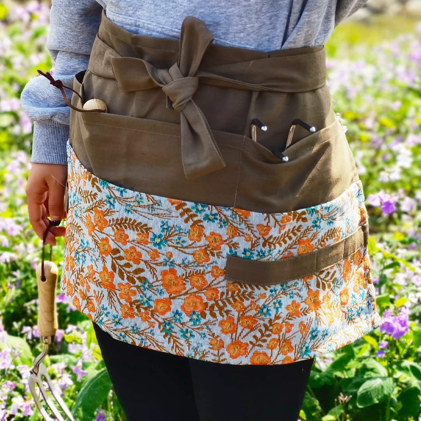 Garden Apron for Woman, Serve Apron Cute, Flora Half Apron with 8 Pockets, Valentines Gift for Mom Wife Girlfriend