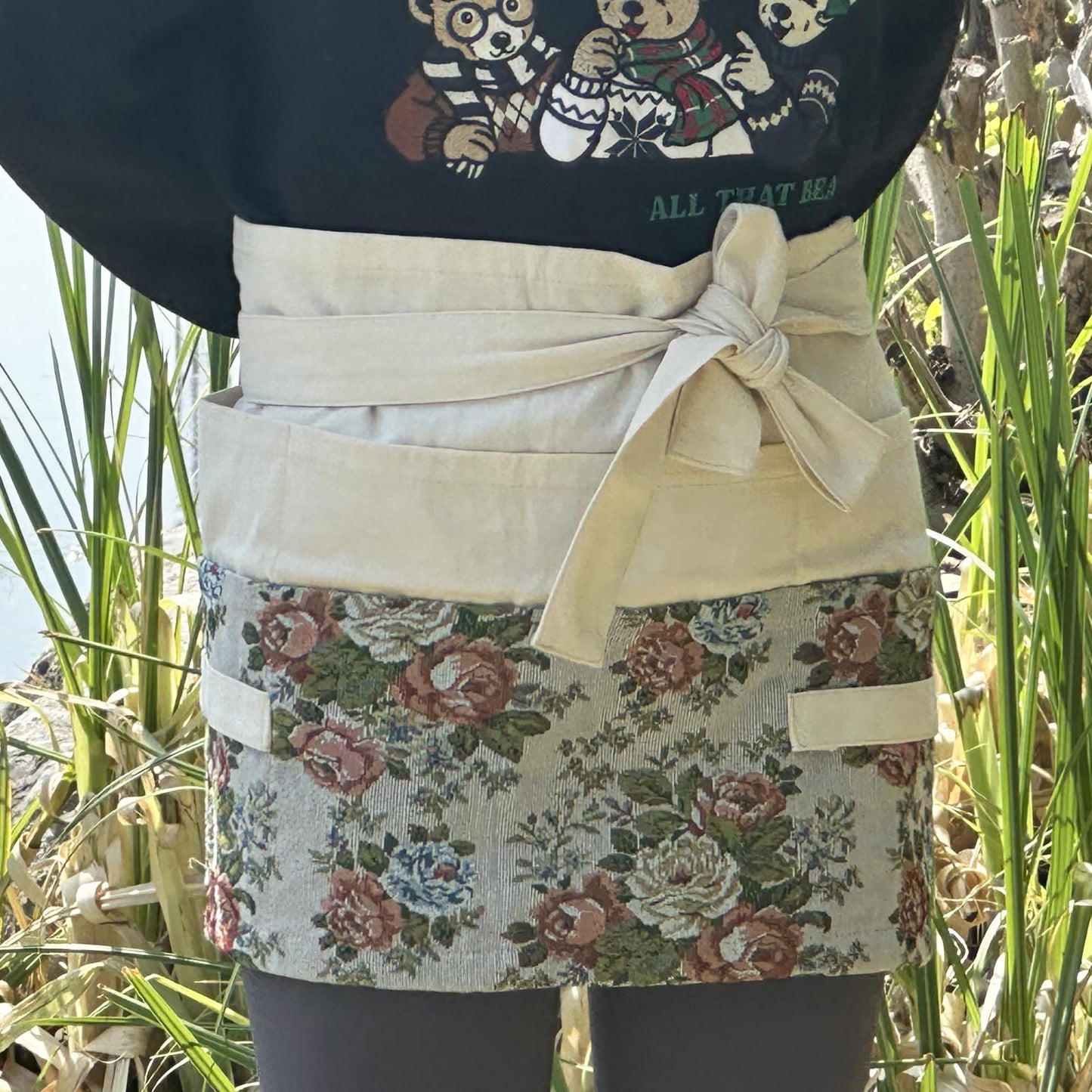 Garden Apron for Woman, Serve Apron Cute, Flora Half Apron with 8 Pockets, Valentines Gift for Mom Wife Girlfriend