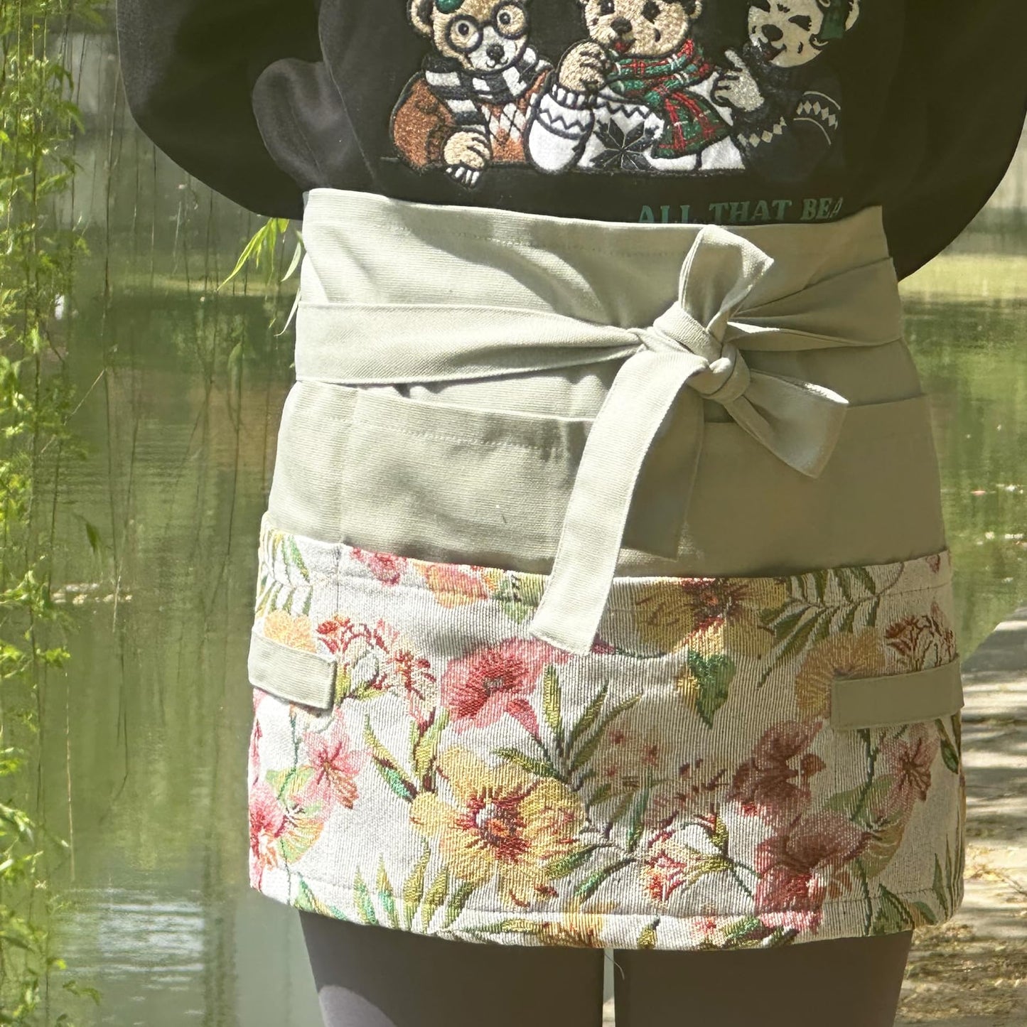 Garden Apron for Woman, Serve Apron Cute, Flora Half Apron with 8 Pockets, Valentines Gift for Mom Wife Girlfriend