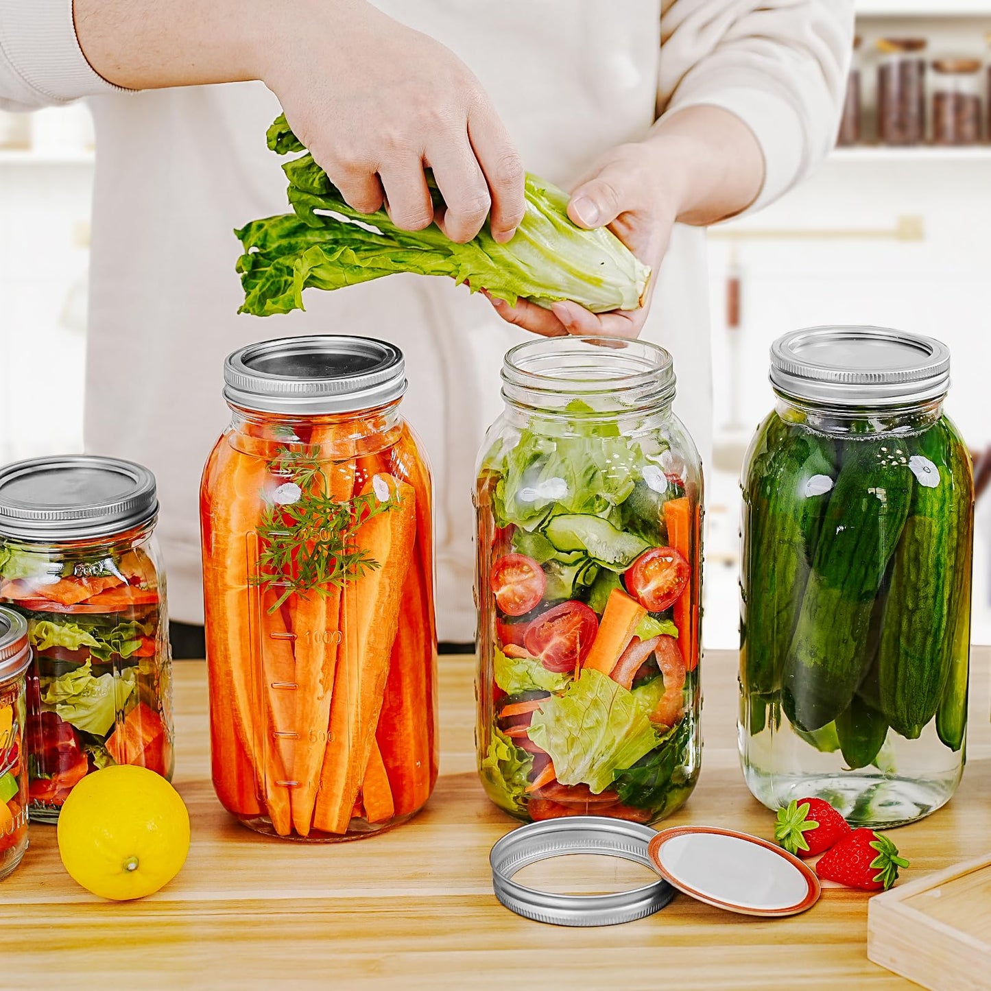 Wide Mouth Mason Jars 16 oz with Lids [6 Pack], Canning Jars with Metal Airtight Lids and Bands, 16 oz Glass Jars for Fermenting, Pickling, Freezing, Preserving, Meal Prep, Jar Décor