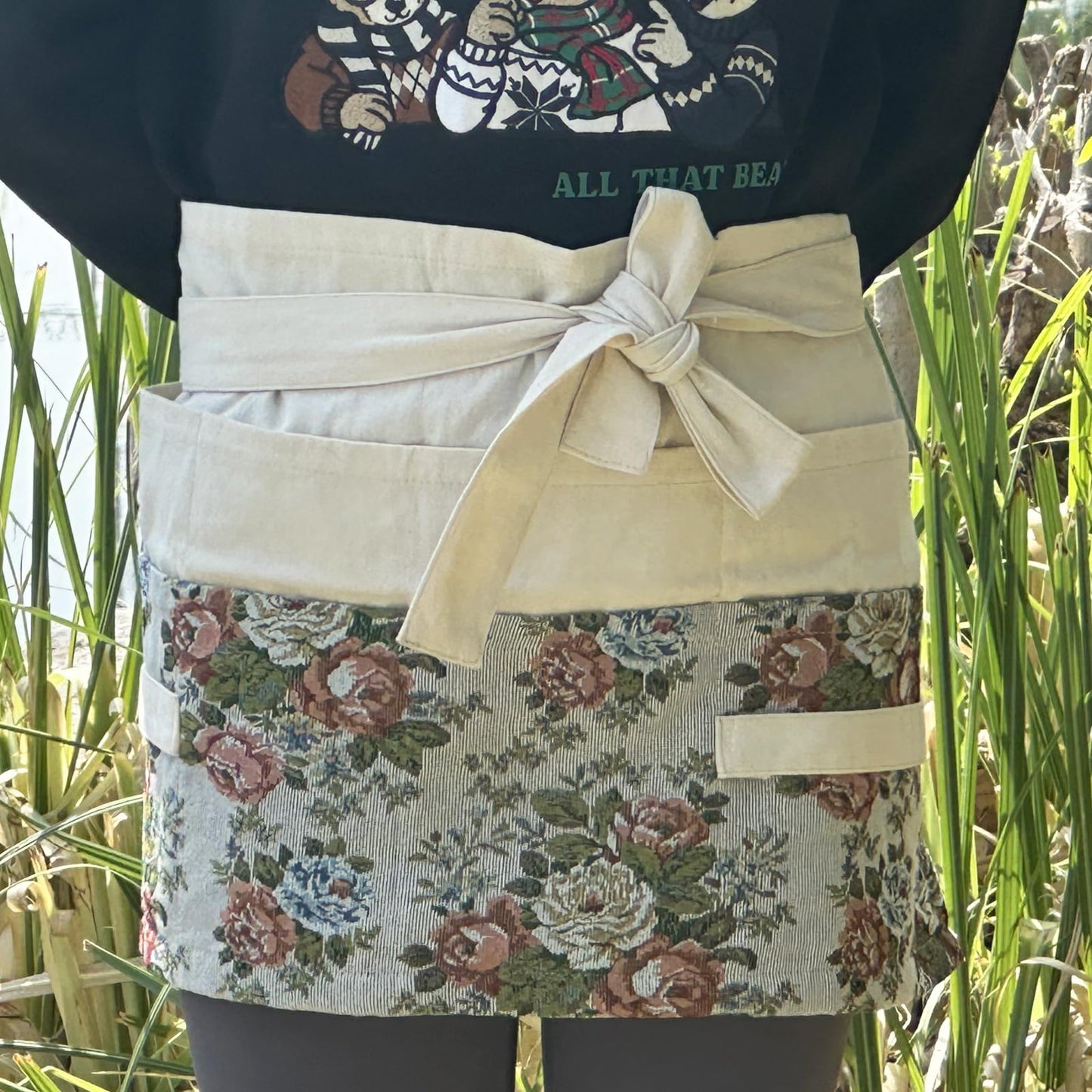 Garden Apron for Woman, Serve Apron Cute, Flora Half Apron with 8 Pockets, Valentines Gift for Mom Wife Girlfriend