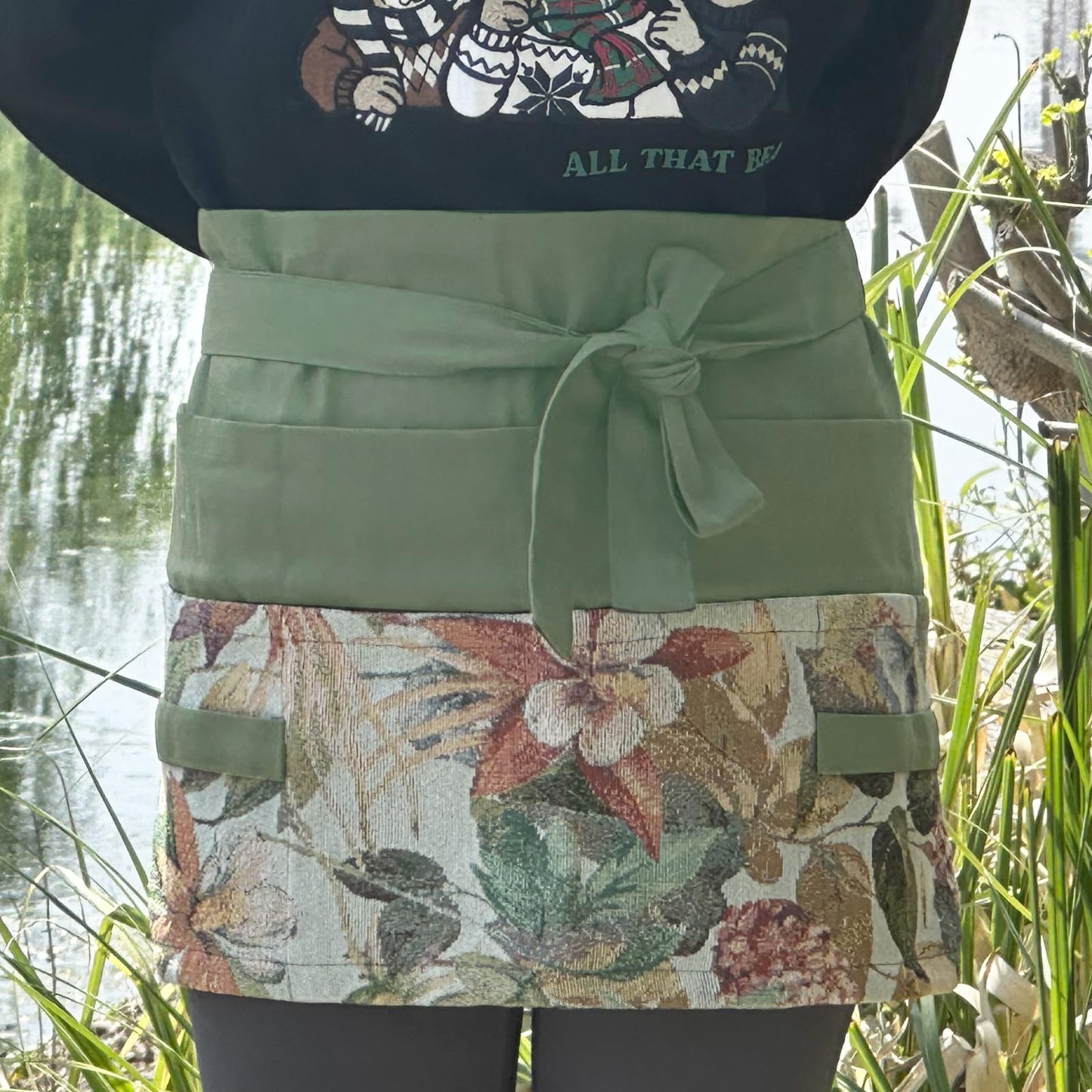 Garden Apron for Woman, Serve Apron Cute, Flora Half Apron with 8 Pockets, Valentines Gift for Mom Wife Girlfriend