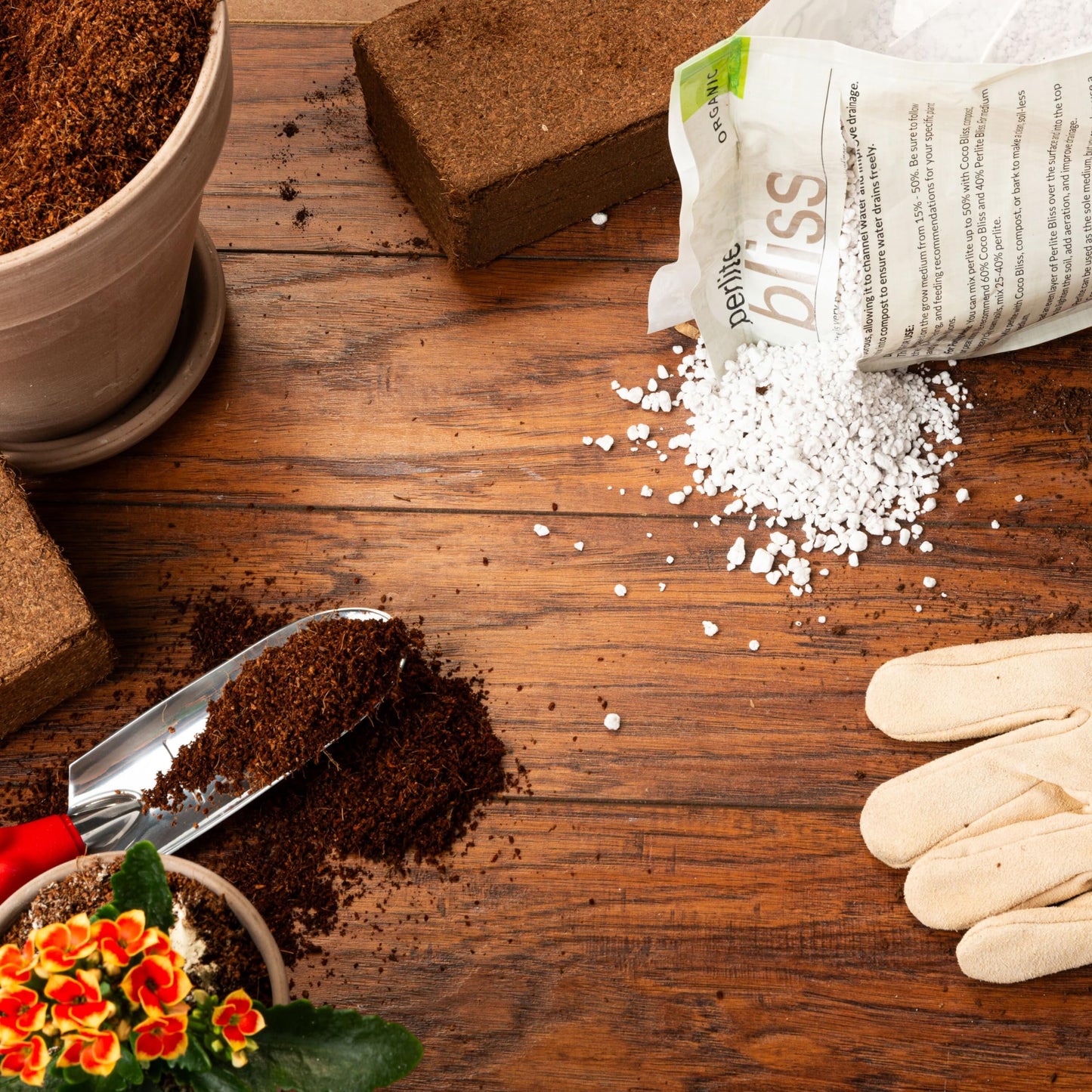 Vermiculite Bliss (16 Qts) - Organic Vermiculite for Gardening - Fine Grade Vermiculite for Plants - Coarse Vermiculite Soil Amendment - Bulk Vermiculite for Garden Soil, Perlite, & Seed Starting